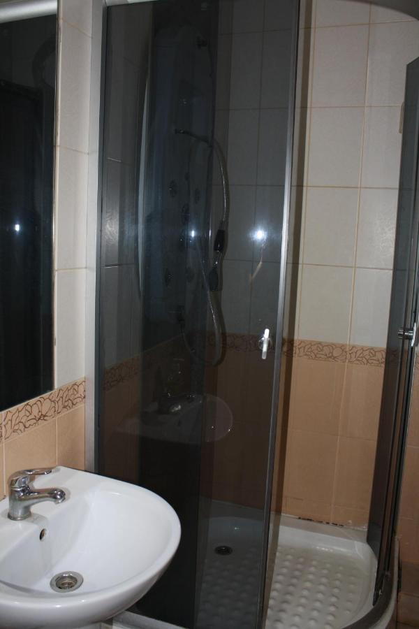 Комната Гостиничного Типа, Алчевских 24 Harkiv Dış mekan fotoğraf